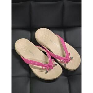 Vionic Bella II Patent Leather Pink Thong Bow Arch Support Sandal Sz 5